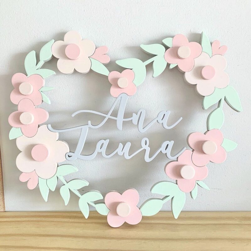 Porta Maternidade Coração Flores Vazado Rosa, Beje, Cinza e Verde