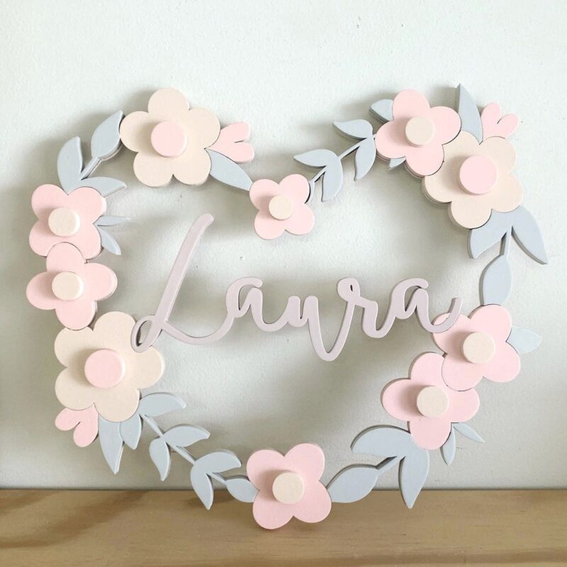 Porta Maternidade Coração Flores Vazado Rosa, Beje, Cinza e Rose
