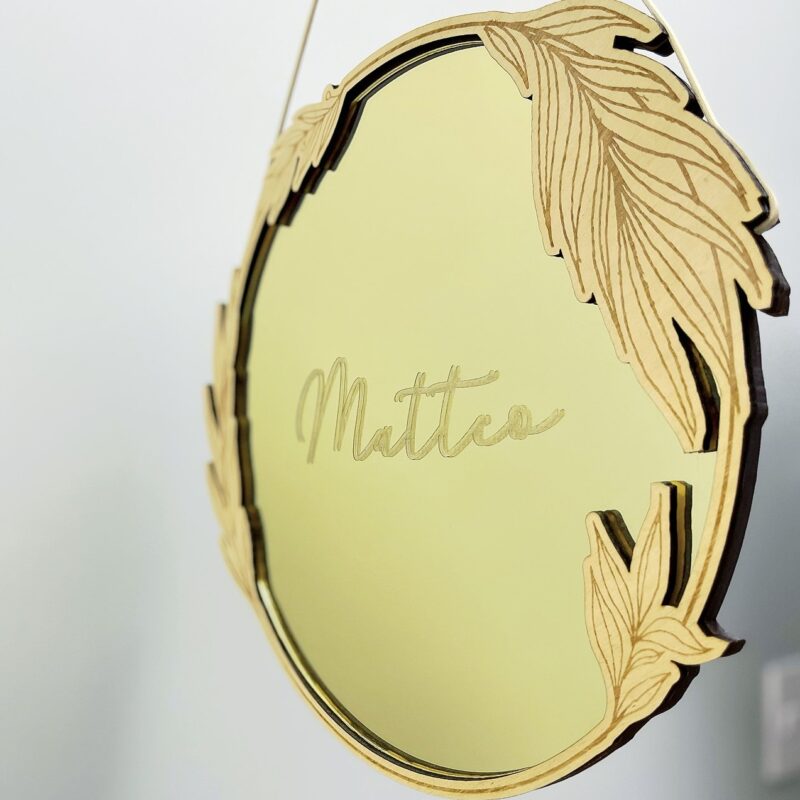 porta-maternidade-folhagens-acrilico-espelhado-dourado2