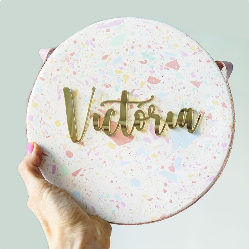 Porta Maternidade de Granilite Nome Dourado