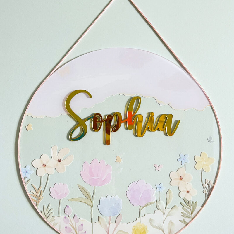 Porta Maternidade de Acrílico Aquarela Jardim Lilás