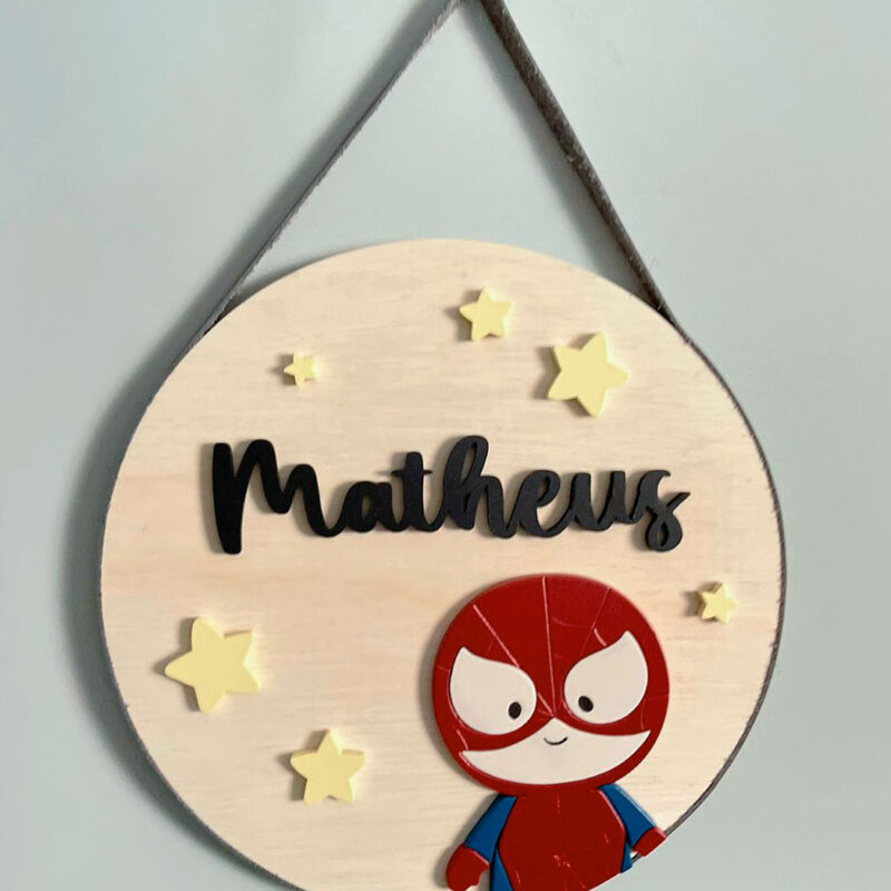 Porta Maternidade de Madeira 3D Homem Aranha