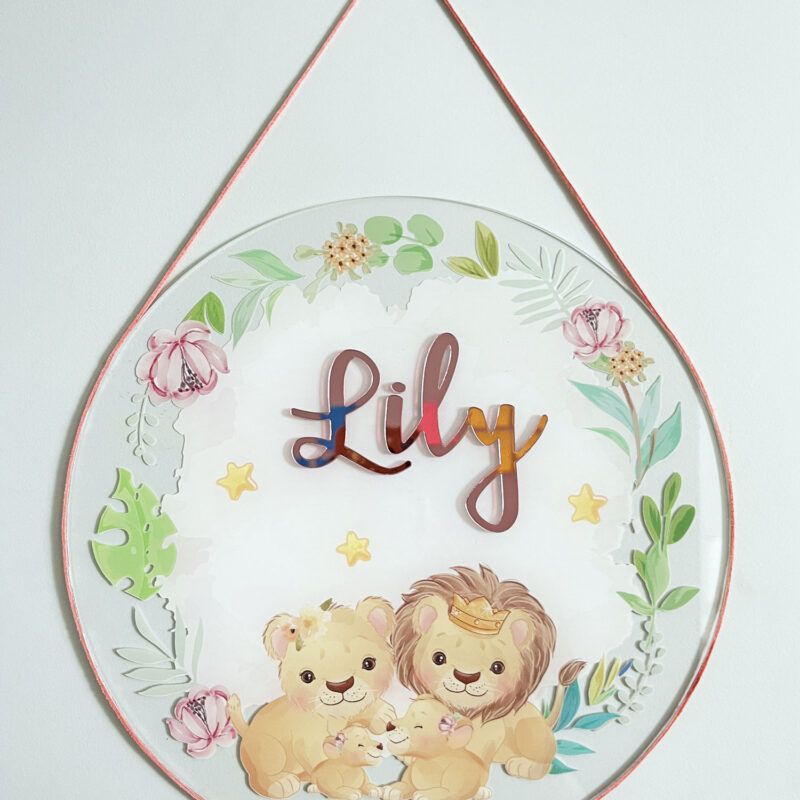 Porta Maternidade de Acrílico Aquarela Familia Leão