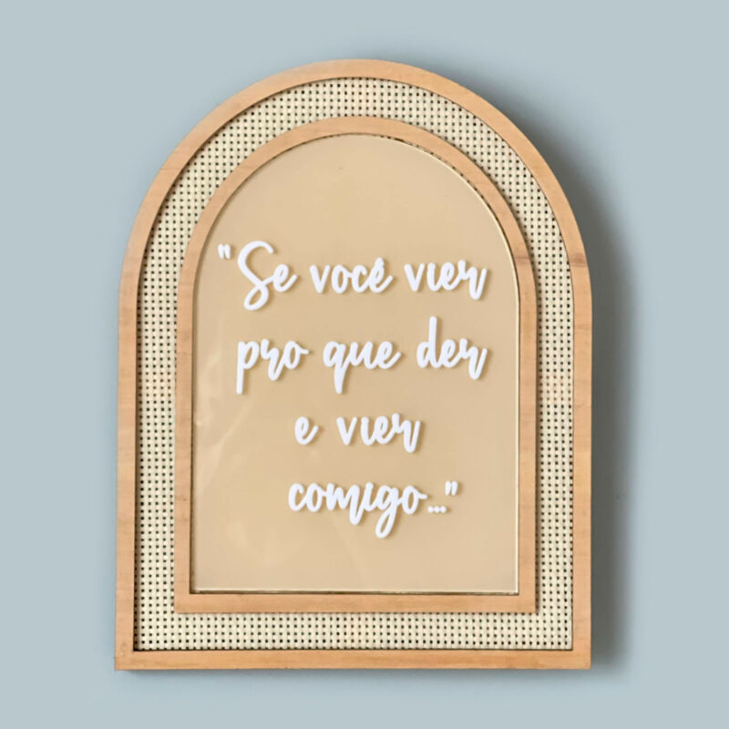 Porta Maternidade de Palha com Madeira Frase