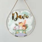 Porta Maternidade de Acrílico Aquarela Safari Carro