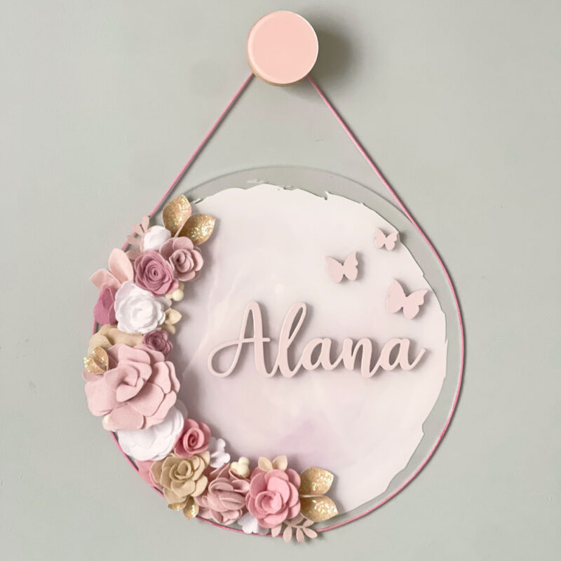 Porta Maternidade de Acrílico Flores Branco Rosado Borboleta