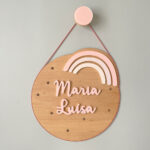 Porta Maternidade Madeira Gravada Arco Iris