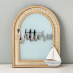 Porta Maternidade de Palha com Acrilico e Madeira Barco