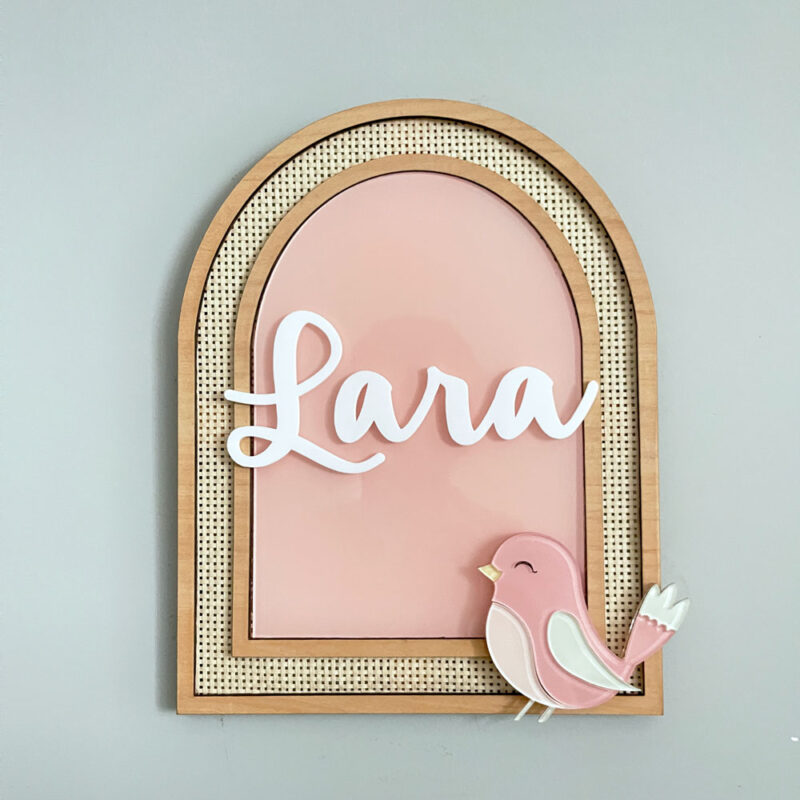 Porta Maternidade de Palha com Acrilico e Madeira Pássaro