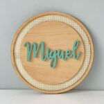 Porta Maternidade de Palha com Madeira Redonda