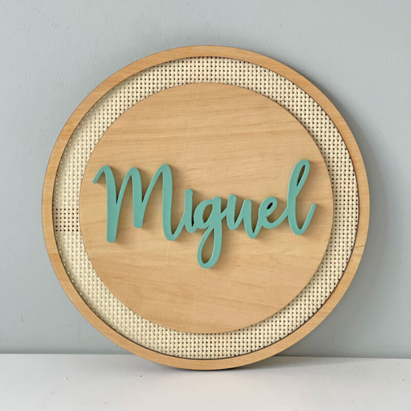 Porta Maternidade de Palha com Madeira Redonda